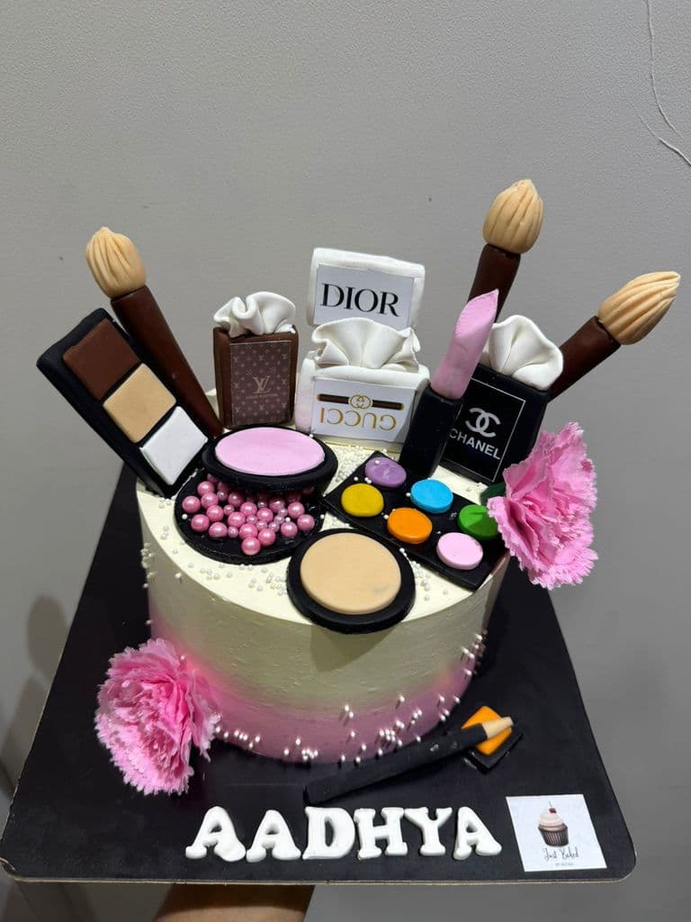 Makeup Cake 💄 - 1