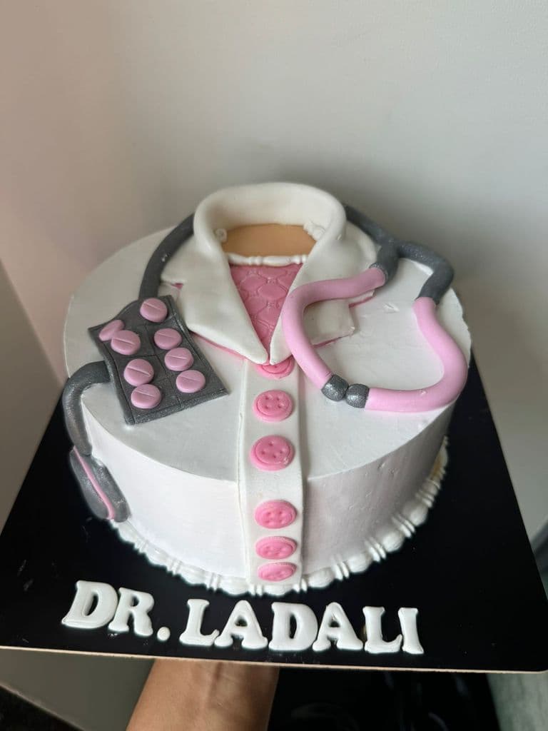 Doctor Cake 🩺 - 1